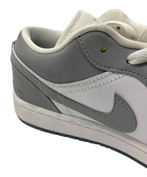 NIKE（ナイキ）NIKE (ナイキ) Nike WMNS Air Jordan 1 Low Spruce Aura Sneaker ホワイト×グレー サイズ:27の古着・服飾アイテム