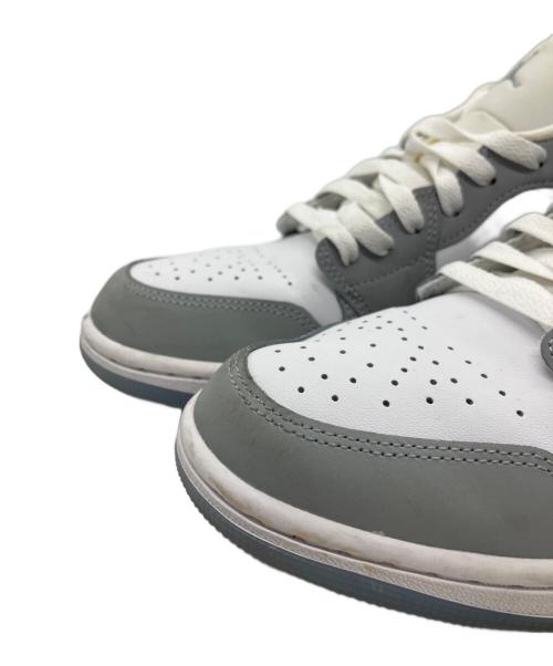 NIKE（ナイキ）NIKE (ナイキ) Nike WMNS Air Jordan 1 Low Spruce Aura Sneaker ホワイト×グレー サイズ:27の古着・服飾アイテム