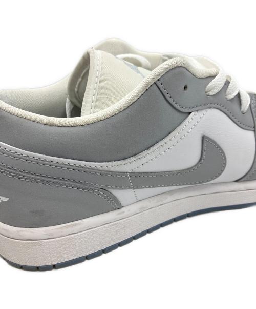 NIKE（ナイキ）NIKE (ナイキ) Nike WMNS Air Jordan 1 Low Spruce Aura Sneaker ホワイト×グレー サイズ:27の古着・服飾アイテム