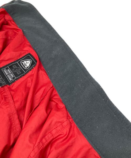 NIKE ACG（ナイキエーシージー）NIKE ACG (ナイキエーシージー) ナイロンジャケット グレー×レッド サイズ:Lの古着・服飾アイテム