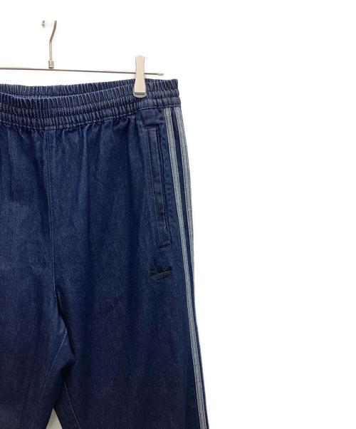 adidas Originals（アディダスオリジナル）adidas originals (アディダスオリジナル) ルーズ トラックパンツ インディゴ サイズ:XL 未使用品の古着・服飾アイテム