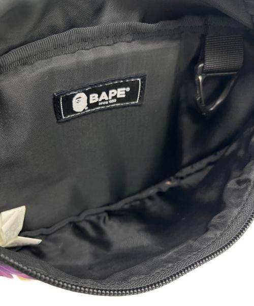 A BATHING APE（アベイシングエイプ）A BATHING APE (アベイシングエイプ) ウエストバッグ パープル×イエローの古着・服飾アイテム