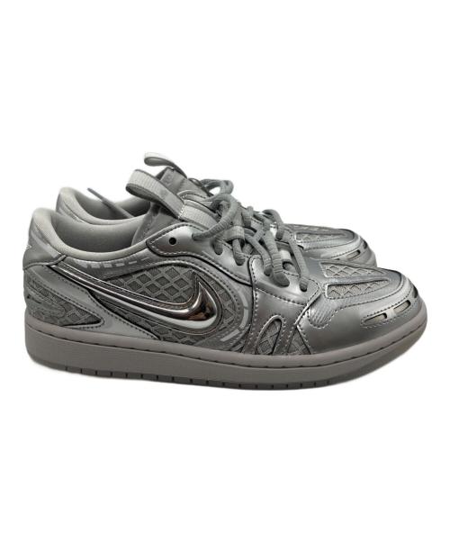NIKE（ナイキ）NIKE (ナイキ) JORDAN BRAND WMNS AIR JORDAN 1 MM LOW V3 NEUTRAL GREY/METALLIC SILVER-WHITE グレー サイズ:25 未使用品の古着・服飾アイテム