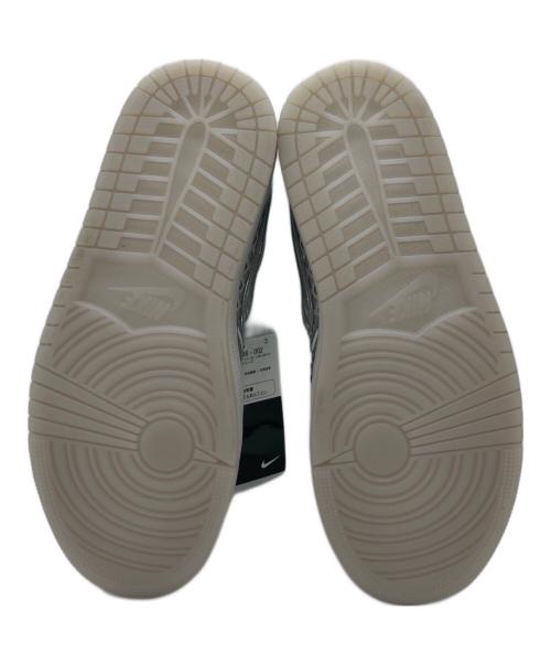 NIKE（ナイキ）NIKE (ナイキ) JORDAN BRAND WMNS AIR JORDAN 1 MM LOW V3 NEUTRAL GREY/METALLIC SILVER-WHITE グレー サイズ:25 未使用品の古着・服飾アイテム