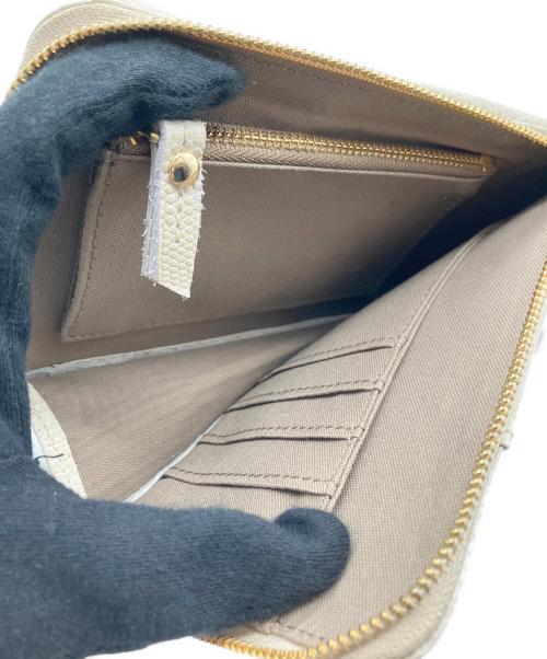 VIOLAd'ORO（ヴィオラドーロ）VIOLAd'ORO (ヴィオラドーロ) ショルダーウォレット ベージュの古着・服飾アイテム