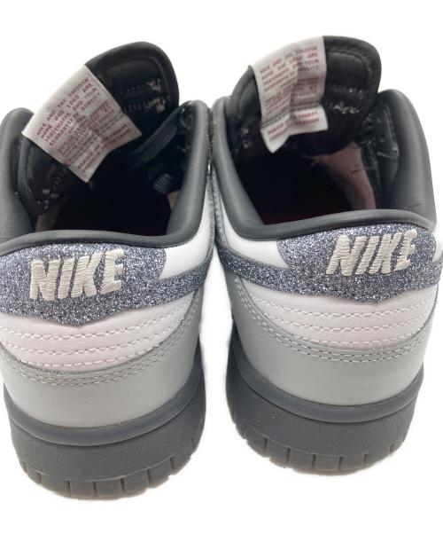 NIKE（ナイキ）NIKE (ナイキ) スニーカー ブラック×グレー サイズ:24cmの古着・服飾アイテム