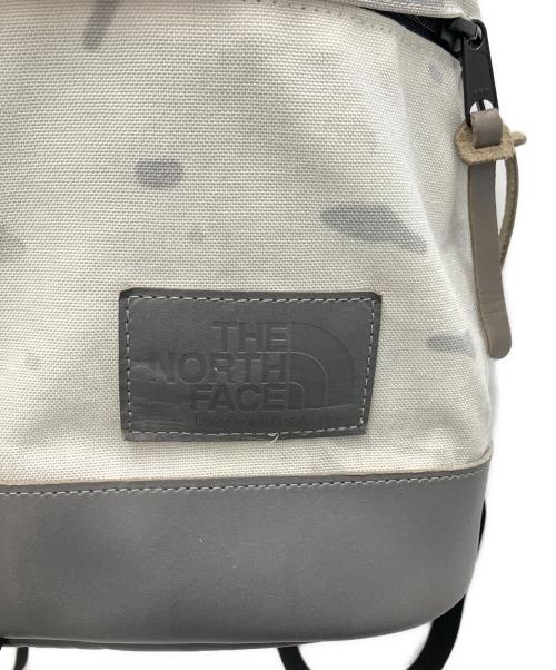 THE NORTH FACE（ザ ノース フェイス）THE NORTH FACE (ザ ノース フェイス) リュック アイボリーの古着・服飾アイテム