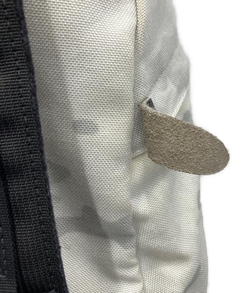 THE NORTH FACE（ザ ノース フェイス）THE NORTH FACE (ザ ノース フェイス) リュック アイボリーの古着・服飾アイテム