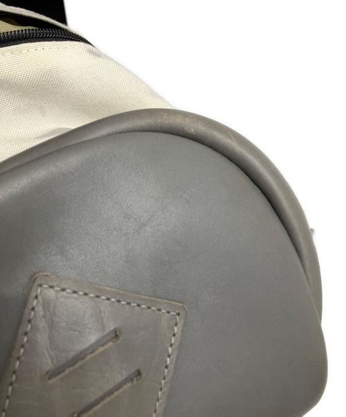 THE NORTH FACE（ザ ノース フェイス）THE NORTH FACE (ザ ノース フェイス) リュック アイボリーの古着・服飾アイテム