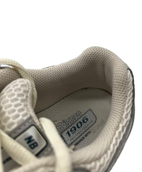 NEW BALANCE（ニューバランス）NEW BALANCE (ニューバランス) M1906REE ホワイト×シルバー サイズ:27の古着・服飾アイテム