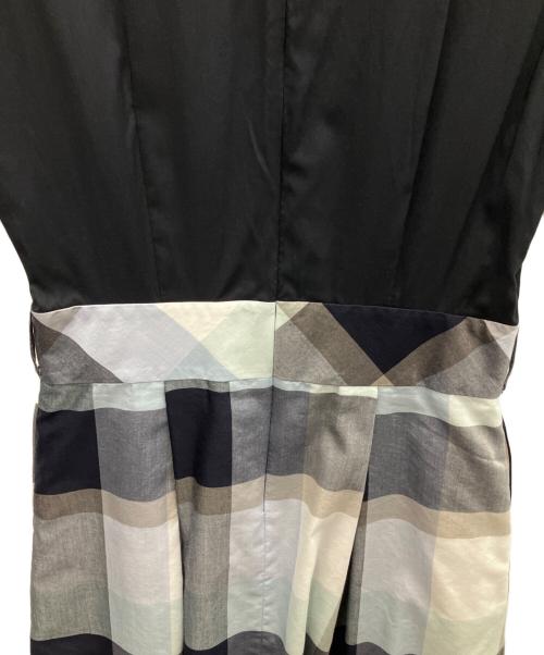BURBERRY BLUE LABEL（バーバリー ブルー レーベル）BURBERRY BLUE LABEL (バーバリー ブルー レーベル) 半袖ワンピース ネイビー サイズ:SIZE38の古着・服飾アイテム