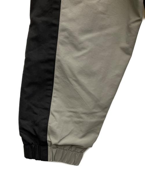 HUF（ハフ）HUF (ハフ) ナイロンジャケット ブラック×グレー サイズ:Mの古着・服飾アイテム