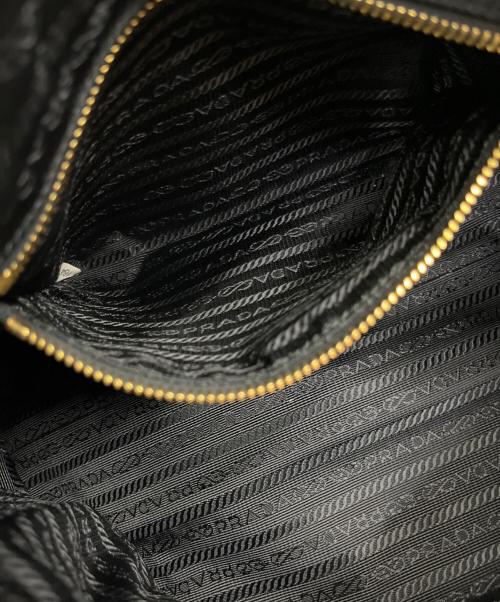 PRADA（プラダ）PRADA (プラダ) ショルダーバッグ ブラック×ゴールドの古着・服飾アイテム