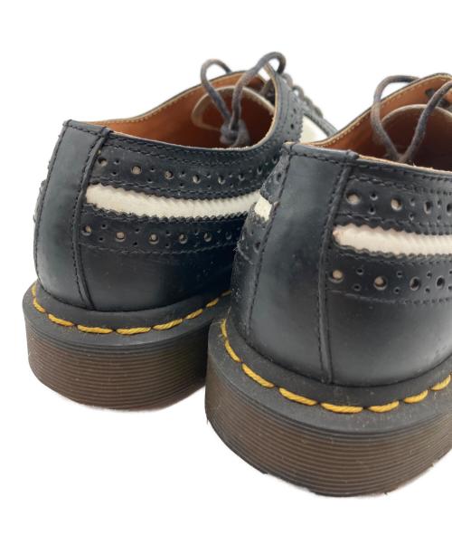 Dr.Martens（ドクターマーチン）Dr.Martens (ドクターマーチン) ウィングチップシューズ ブラック×ホワイト サイズ:UK5の古着・服飾アイテム