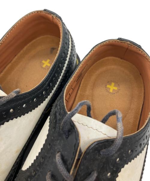 Dr.Martens（ドクターマーチン）Dr.Martens (ドクターマーチン) ウィングチップシューズ ブラック×ホワイト サイズ:UK5の古着・服飾アイテム