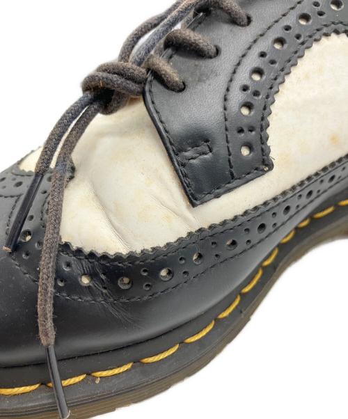 Dr.Martens（ドクターマーチン）Dr.Martens (ドクターマーチン) ウィングチップシューズ ブラック×ホワイト サイズ:UK5の古着・服飾アイテム