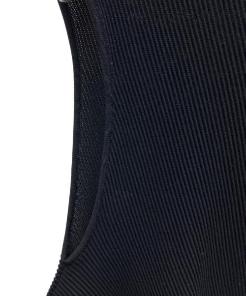 PLEATS PLEASE（プリーツプリーズ）PLEATS PLEASE (プリーツプリーズ) ノースリーブニット ブラック サイズ:SIZE 3の古着・服飾アイテム