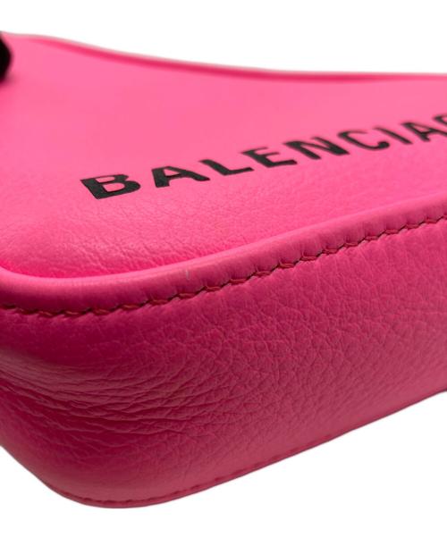BALENCIAGA（バレンシアガ）BALENCIAGA (バレンシアガ) トライアングル ショッキングピンクの古着・服飾アイテム