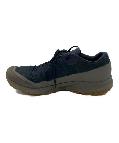 ARC'TERYX（アークテリクス）ARC'TERYX (アークテリクス) シューズ グレー×ネイビー サイズ:SIZE 27cmの古着・服飾アイテム