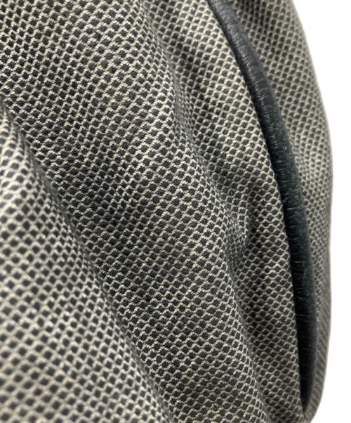 BOTTEGA VENETA（ボッテガベネタ）BOTTEGA VENETA (ボッテガベネタ) ボストンバッグ グレー×ブラックの古着・服飾アイテム