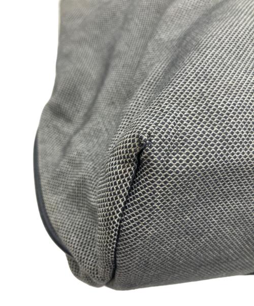 BOTTEGA VENETA（ボッテガベネタ）BOTTEGA VENETA (ボッテガベネタ) ボストンバッグ グレー×ブラックの古着・服飾アイテム