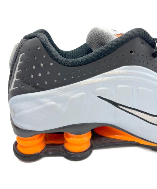 NIKE（ナイキ）NIKE (ナイキ) NIKE W SHOX R4 ブラック×グレー サイズ:25の古着・服飾アイテム