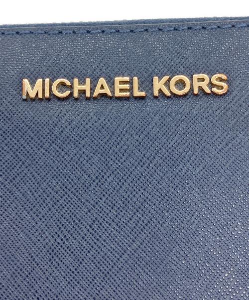 MICHAEL KORS（マイケルコース）MICHAEL KORS (マイケルコース) ラウンドファスナー財布 ネイビー サイズ:‐の古着・服飾アイテム
