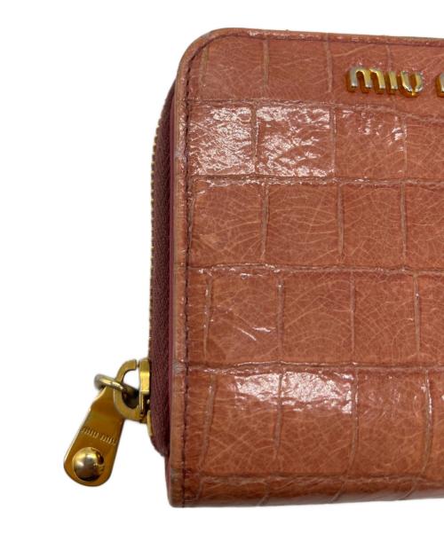 MIU MIU（ミュウミュウ）MIU MIU (ミュウミュウ) 2つ折り財布 ピンクの古着・服飾アイテム