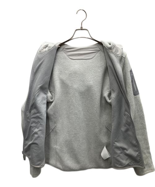ARC'TERYX（アークテリクス）ARC'TERYX (アークテリクス) ジップパーカー ライトグレー サイズ:Mの古着・服飾アイテム