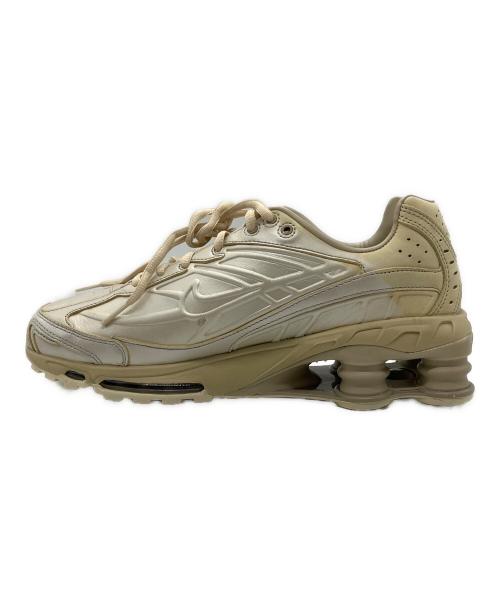 NIKE（ナイキ）NIKE (ナイキ) ローカットスニーカー シルバー×ベージュ サイズ:SIZE 26.5cm 未使用品の古着・服飾アイテム