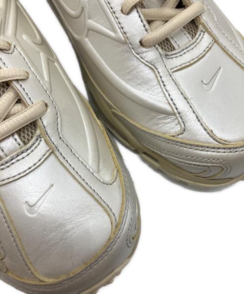 NIKE（ナイキ）NIKE (ナイキ) ローカットスニーカー シルバー×ベージュ サイズ:SIZE 26.5cm 未使用品の古着・服飾アイテム