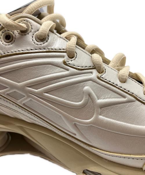 NIKE（ナイキ）NIKE (ナイキ) ローカットスニーカー シルバー×ベージュ サイズ:SIZE 26.5cm 未使用品の古着・服飾アイテム