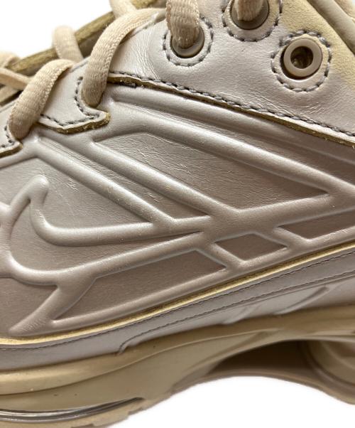 NIKE（ナイキ）NIKE (ナイキ) ローカットスニーカー シルバー×ベージュ サイズ:SIZE 26.5cm 未使用品の古着・服飾アイテム