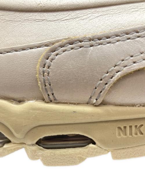 NIKE（ナイキ）NIKE (ナイキ) ローカットスニーカー シルバー×ベージュ サイズ:SIZE 26.5cm 未使用品の古着・服飾アイテム