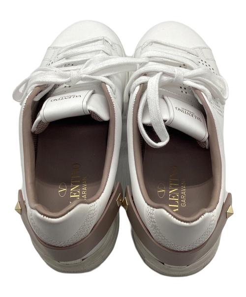 VALENTINO GARAVANI（ヴァレンティノ・ガラヴァーニ）VALENTINO GARAVANI (ヴァレンティノ・ガラヴァーニ) スニーカー スタッズ パンチングロゴ ホワイト サイズ:23.5cmの古着・服飾アイテム