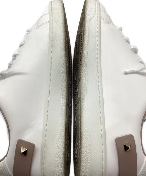 VALENTINO GARAVANI（ヴァレンティノ・ガラヴァーニ）VALENTINO GARAVANI (ヴァレンティノ・ガラヴァーニ) スニーカー スタッズ パンチングロゴ ホワイト サイズ:23.5cmの古着・服飾アイテム