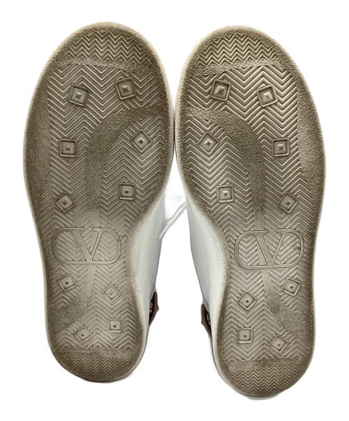 VALENTINO GARAVANI（ヴァレンティノ・ガラヴァーニ）VALENTINO GARAVANI (ヴァレンティノ・ガラヴァーニ) スニーカー スタッズ パンチングロゴ ホワイト サイズ:23.5cmの古着・服飾アイテム