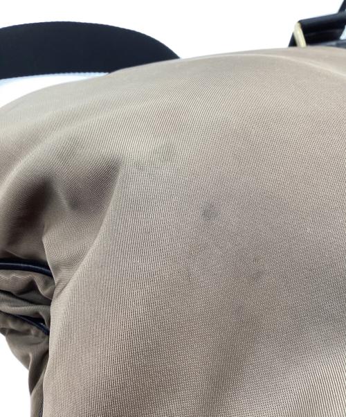 PRADA（プラダ）PRADA (プラダ) ナイロンショルダーバッグ ベージュの古着・服飾アイテム