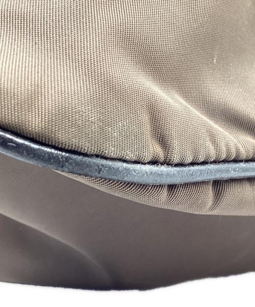 PRADA（プラダ）PRADA (プラダ) ナイロンショルダーバッグ ベージュの古着・服飾アイテム