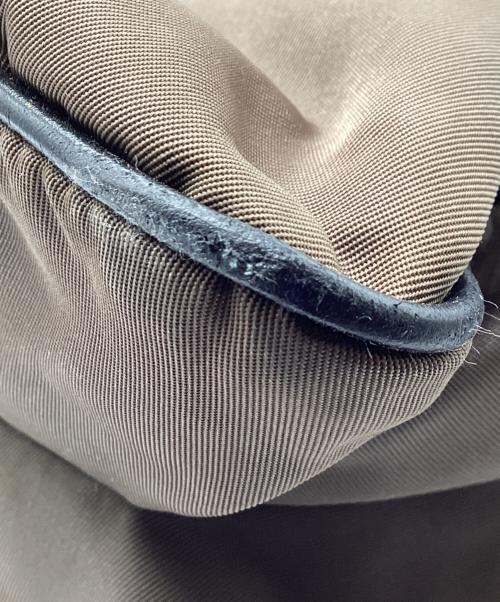 PRADA（プラダ）PRADA (プラダ) ナイロンショルダーバッグ ベージュの古着・服飾アイテム