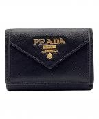 PRADAプラダ）の古着「PRADA 3つ折り財布 サフィアーノ」｜ブラック