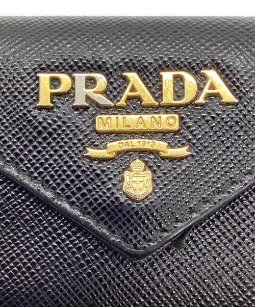PRADA（プラダ）PRADA (プラダ) PRADA 3つ折り財布 サフィアーノ ブラックの古着・服飾アイテム