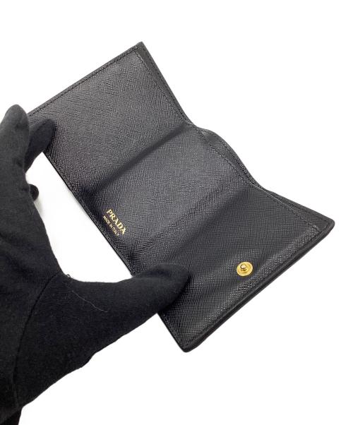PRADA（プラダ）PRADA (プラダ) PRADA 3つ折り財布 サフィアーノ ブラックの古着・服飾アイテム