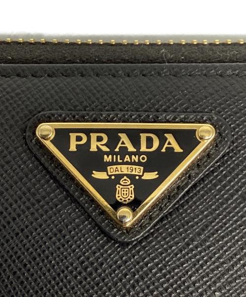 PRADA（プラダ）PRADA (プラダ) ジップアラウンド長財布 トライアングル ブラックの古着・服飾アイテム