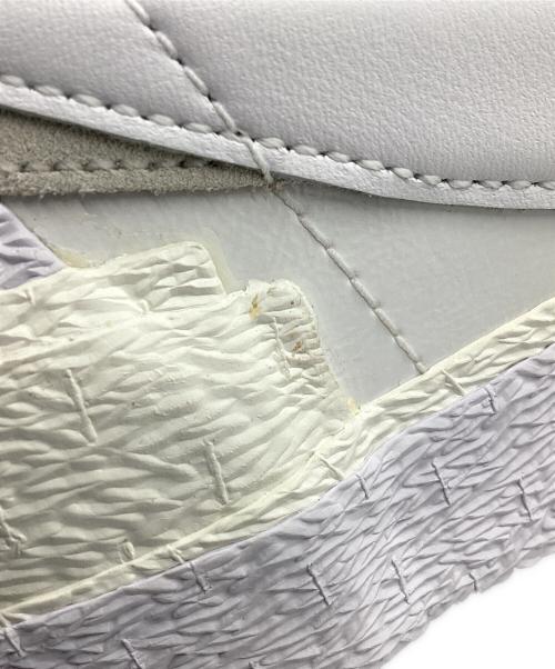 NIKE（ナイキ）NIKE (ナイキ) sacai (サカイ) sacai × Nike Blazer Low White Patent Leather ホワイト サイズ:26㎝の古着・服飾アイテム