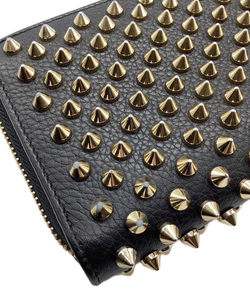 Christian Louboutin（クリスチャン・ルブタン）Christian Louboutin (クリスチャン・ルブタン) PANETTONE SPIKE ラウンドファスナー長財布 ブラック×ゴールドの古着・服飾アイテム