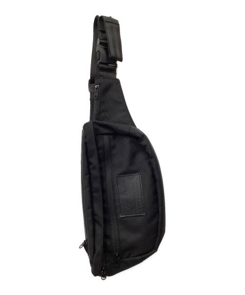 YOHJI YAMAMOTO（ヨウジヤマモト）YOHJI YAMAMOTO (ヨウジヤマモト) New Era (ニューエラ) ボディバッグ ブラックの古着・服飾アイテム