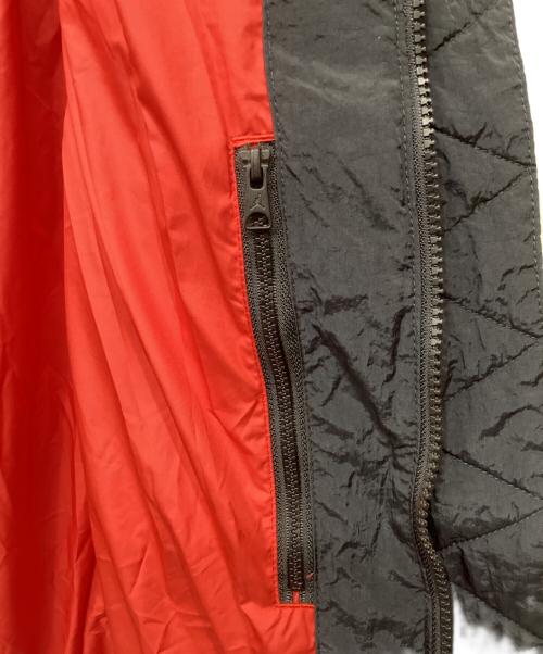 NIKE（ナイキ）NIKE (ナイキ) 中綿ジャケット ブラック×レッド サイズ:Sの古着・服飾アイテム