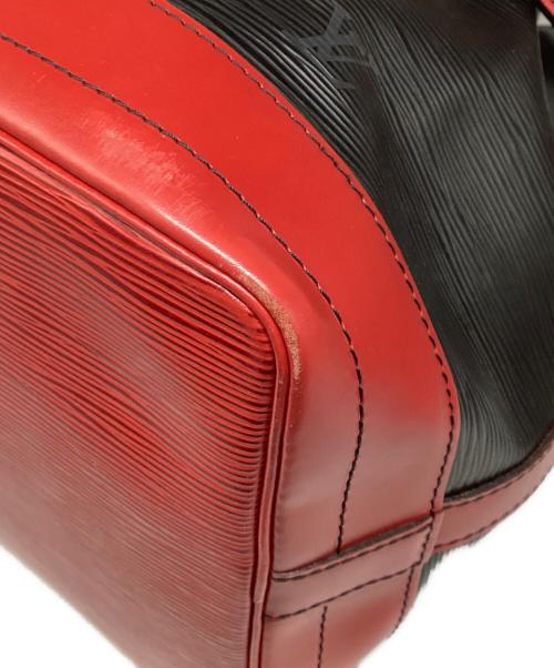 LOUIS VUITTON（ルイ ヴィトン）LOUIS VUITTON (ルイ ヴィトン) ノエ エピ ショルダーバッグ ブラック×レッドの古着・服飾アイテム