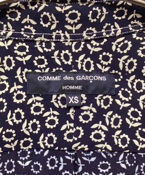 COMME des GARCONS HOMME（コムデギャルソン オム）COMME des GARCONS HOMME (コムデギャルソン オム) 半袖シャツ 花柄 ネイビー×ホワイト サイズ:XSの古着・服飾アイテム